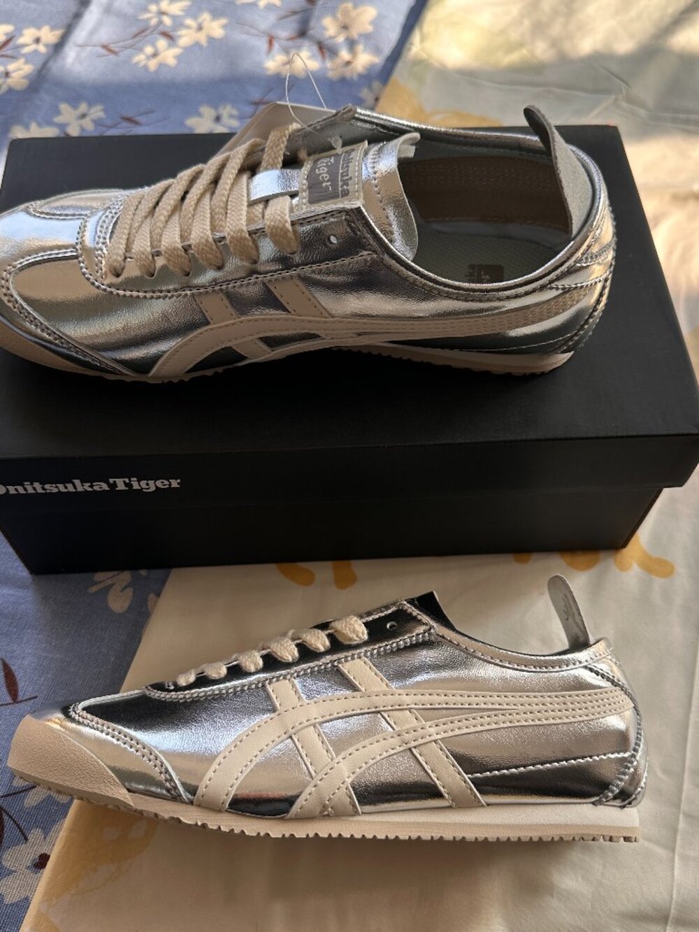 Onitsuka Tiger Silver Metallic Mexico 66 Series Casual Shoes